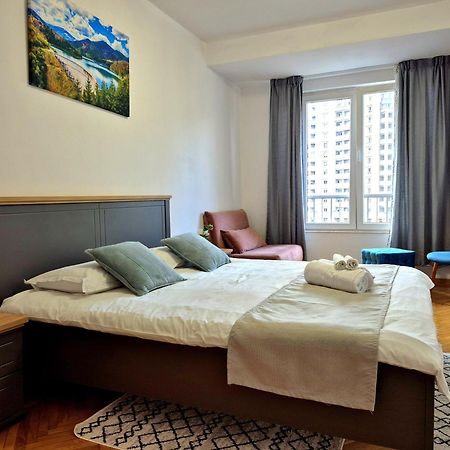 Traditional Romanian Apartments 布加勒斯特 外观 照片