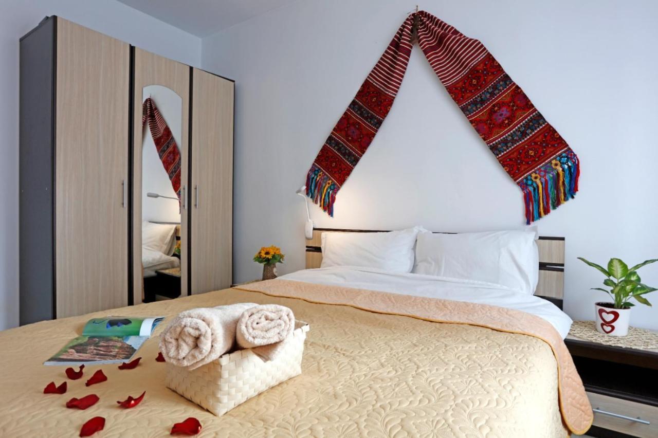 Traditional Romanian Apartments 布加勒斯特 外观 照片